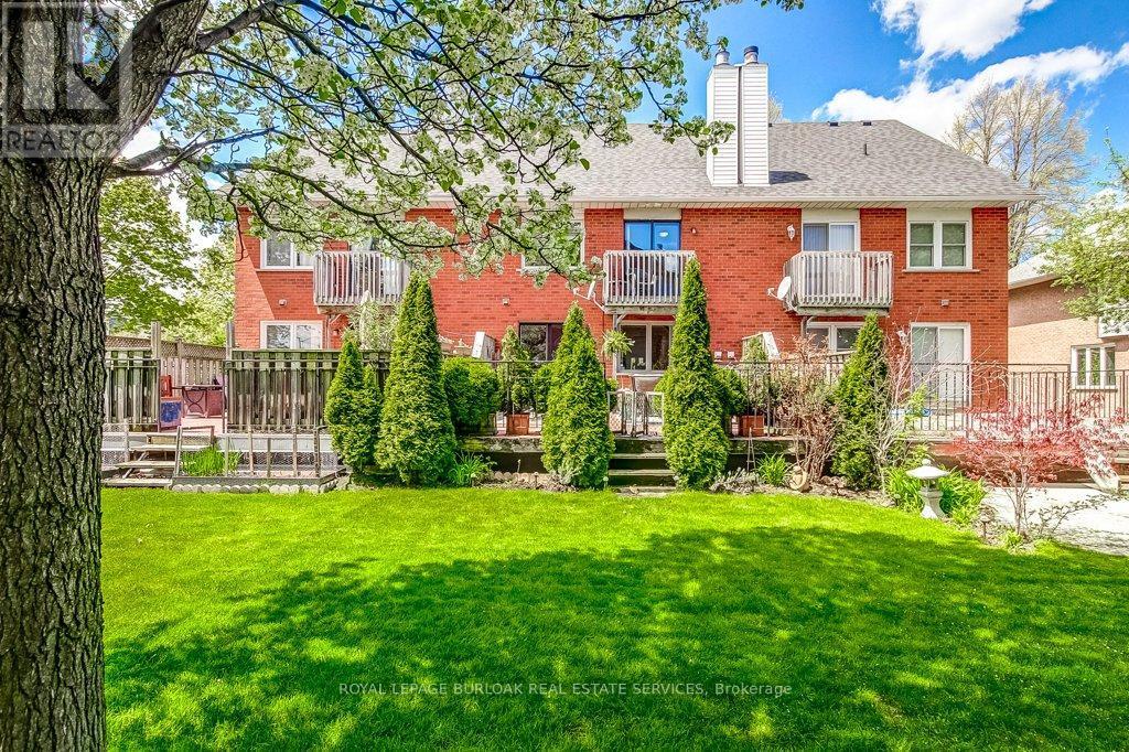 4 Edgewater Drive, Hamilton, ON - Outdoor