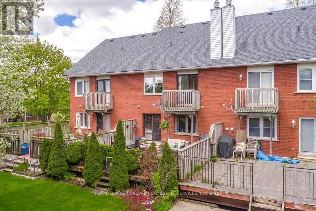 4 Edgewater Drive, Hamilton, ON - Outdoor With Exterior