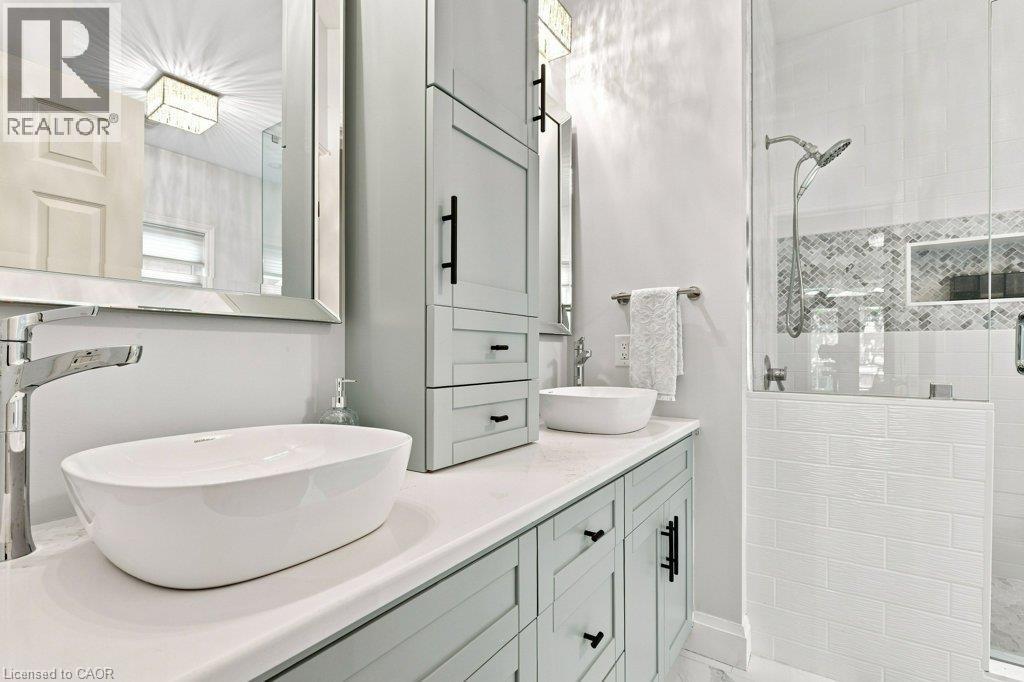 515 Birchleaf Walk, Waterloo, ON - Indoor Photo Showing Bathroom