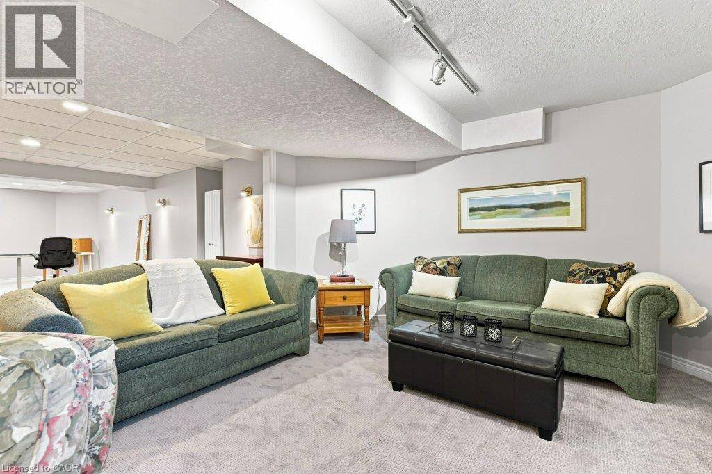 515 Birchleaf Walk, Waterloo, ON - Indoor Photo Showing Living Room