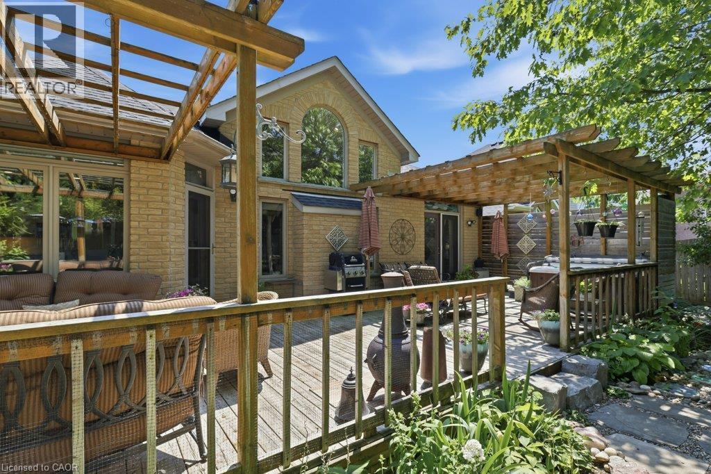 515 Birchleaf Walk, Waterloo, ON - Outdoor