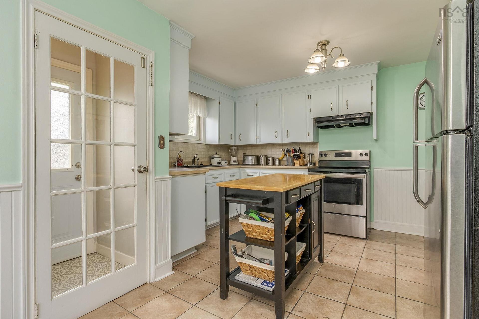 712 Old Sambro Road, Halifax, NS - Indoor Photo Showing Kitchen