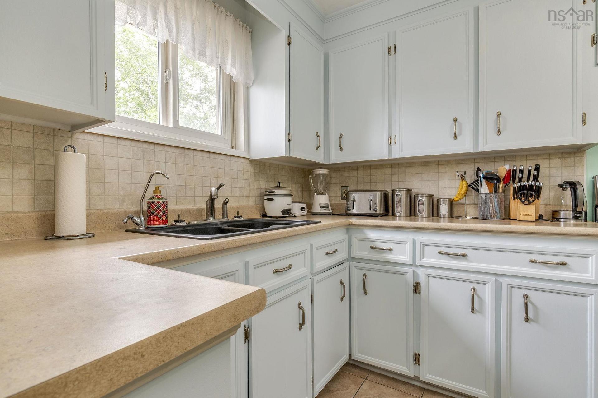 712 Old Sambro Road, Halifax, NS - Indoor Photo Showing Kitchen With Double Sink