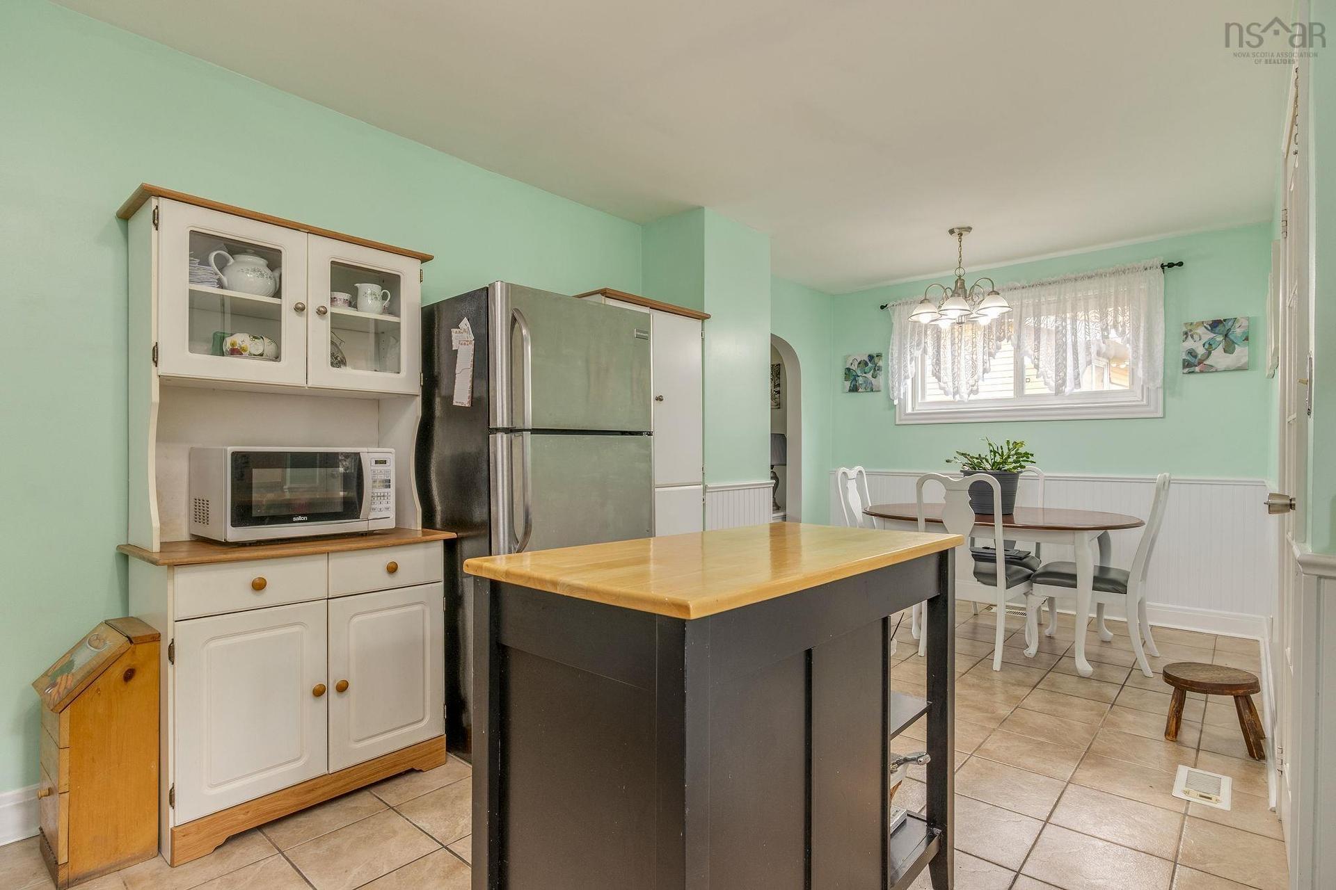 712 Old Sambro Road, Halifax, NS - Indoor