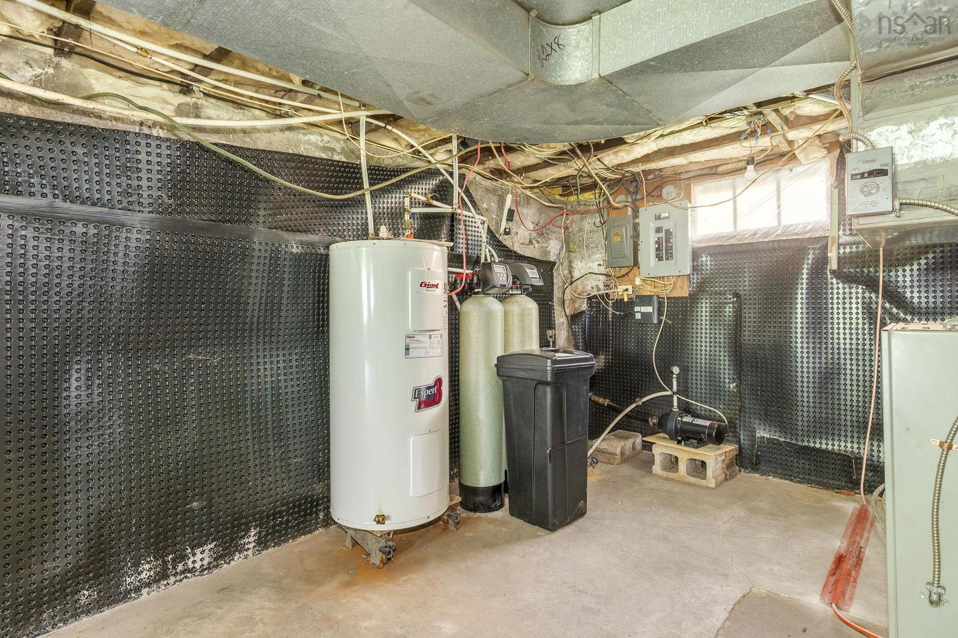 712 Old Sambro Road, Halifax, NS - Indoor Photo Showing Basement