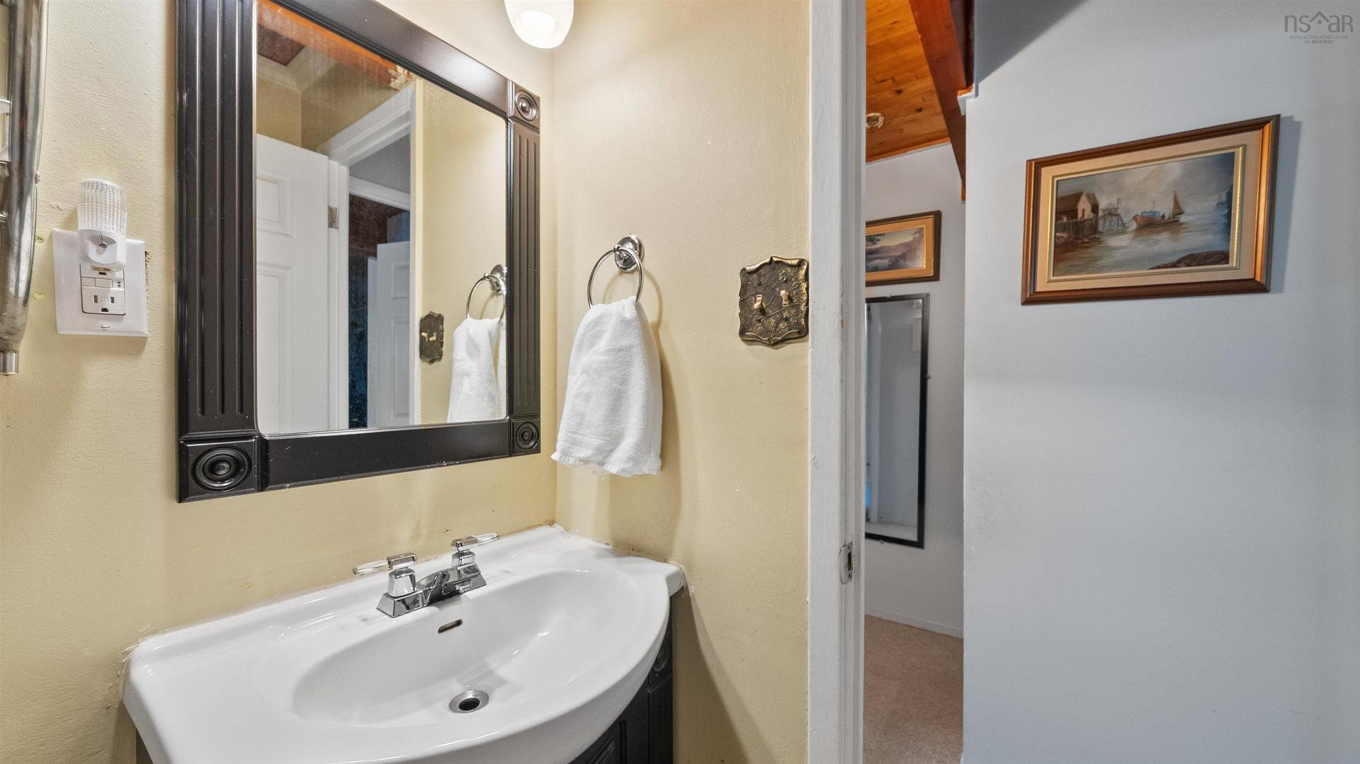 63 Cavendish Road, Halifax, NS - Indoor Photo Showing Bathroom