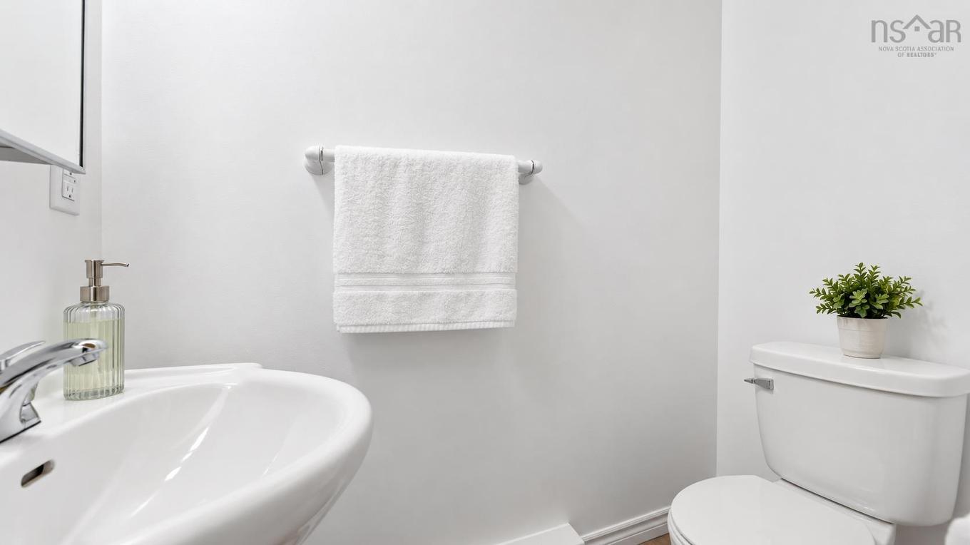 63 Cavendish Road, Halifax, NS - Indoor Photo Showing Bathroom