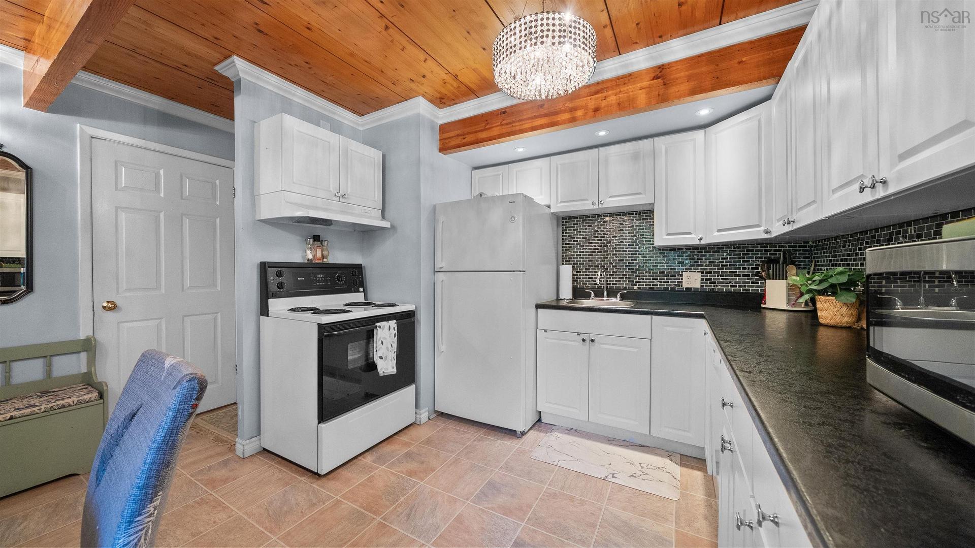 63 Cavendish Road, Halifax, NS - Indoor Photo Showing Kitchen With Double Sink