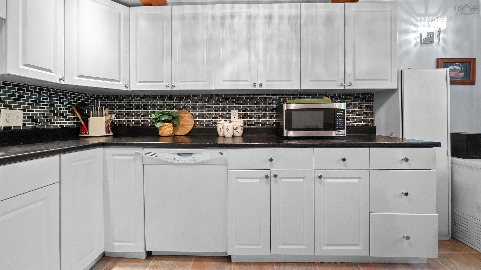 63 Cavendish Road, Halifax, NS - Indoor Photo Showing Kitchen