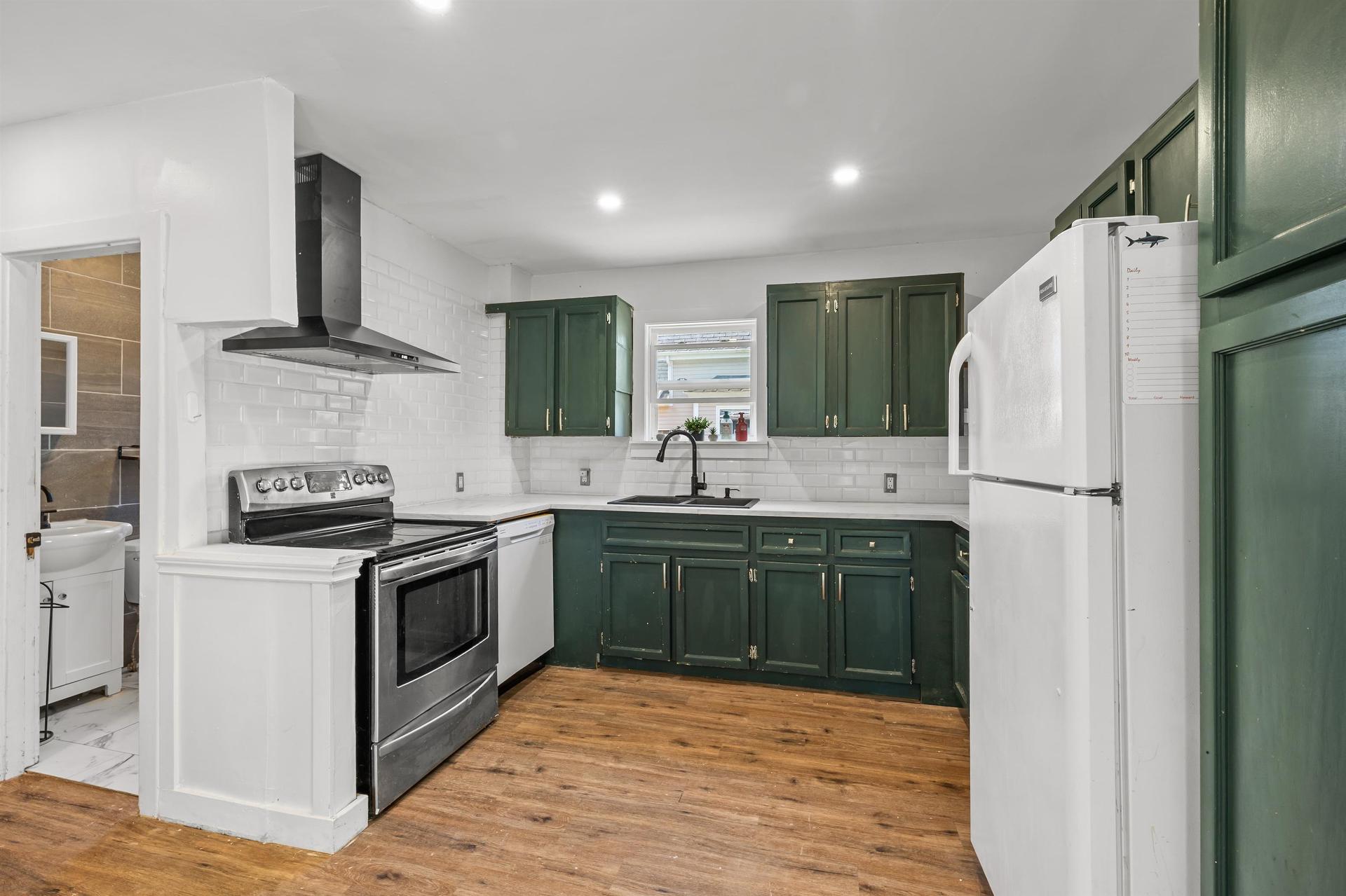111 Beach Grove, Charlottetown, PE - Indoor Photo Showing Kitchen