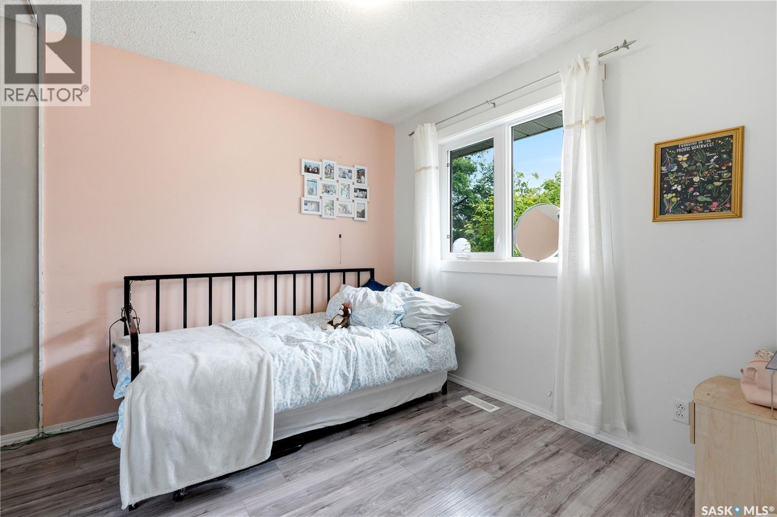 312 Ash Street, Outlook, SK - Indoor Photo Showing Bedroom