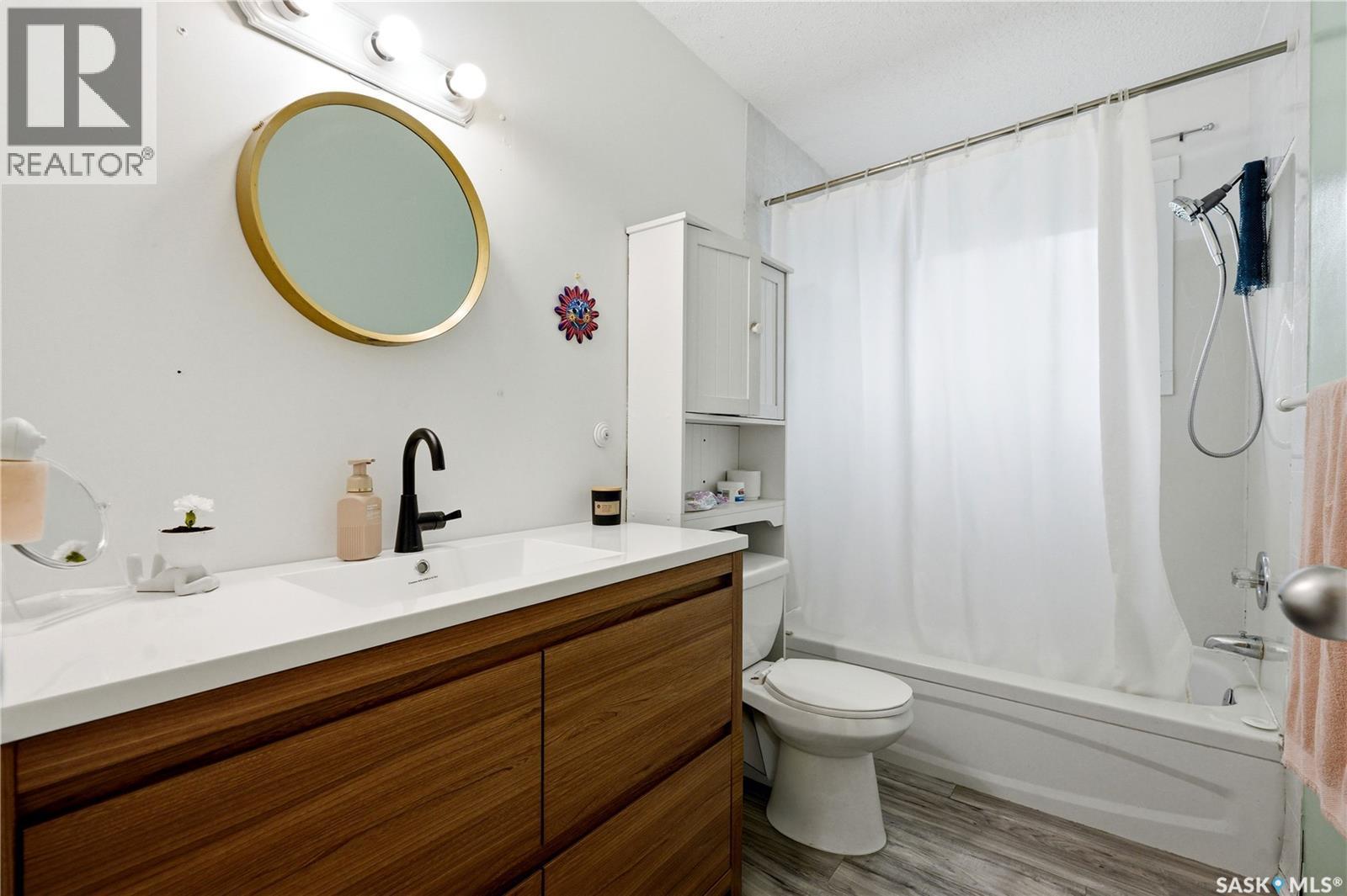 312 Ash Street, Outlook, SK - Indoor Photo Showing Bathroom