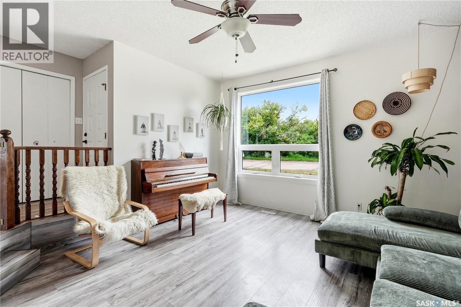 312 Ash Street, Outlook, SK - Indoor
