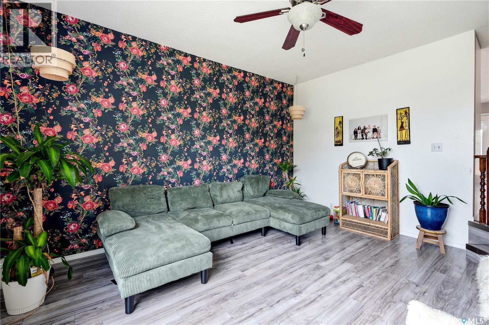 312 Ash Street, Outlook, SK - Indoor