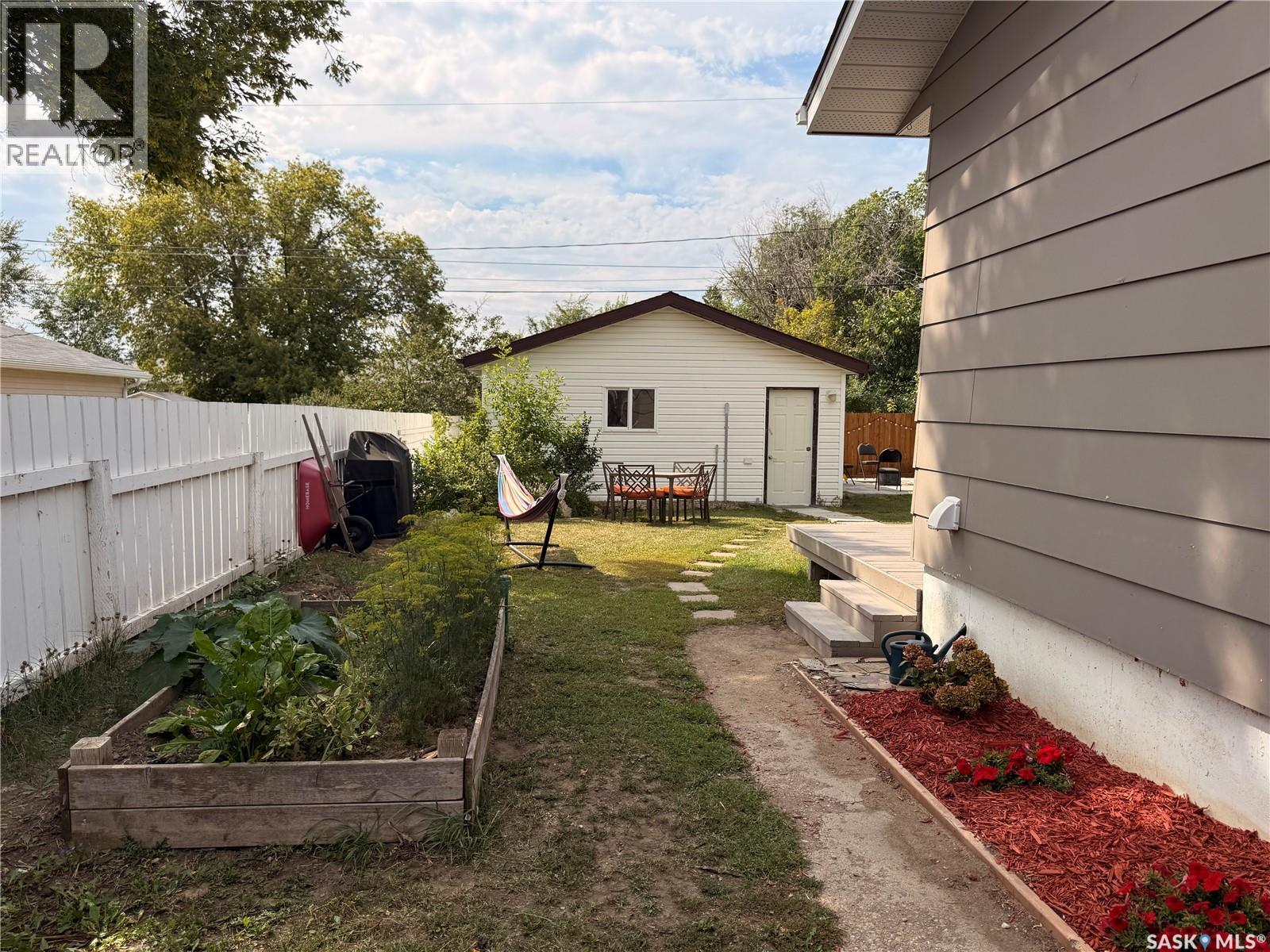 312 Ash Street, Outlook, SK - Outdoor