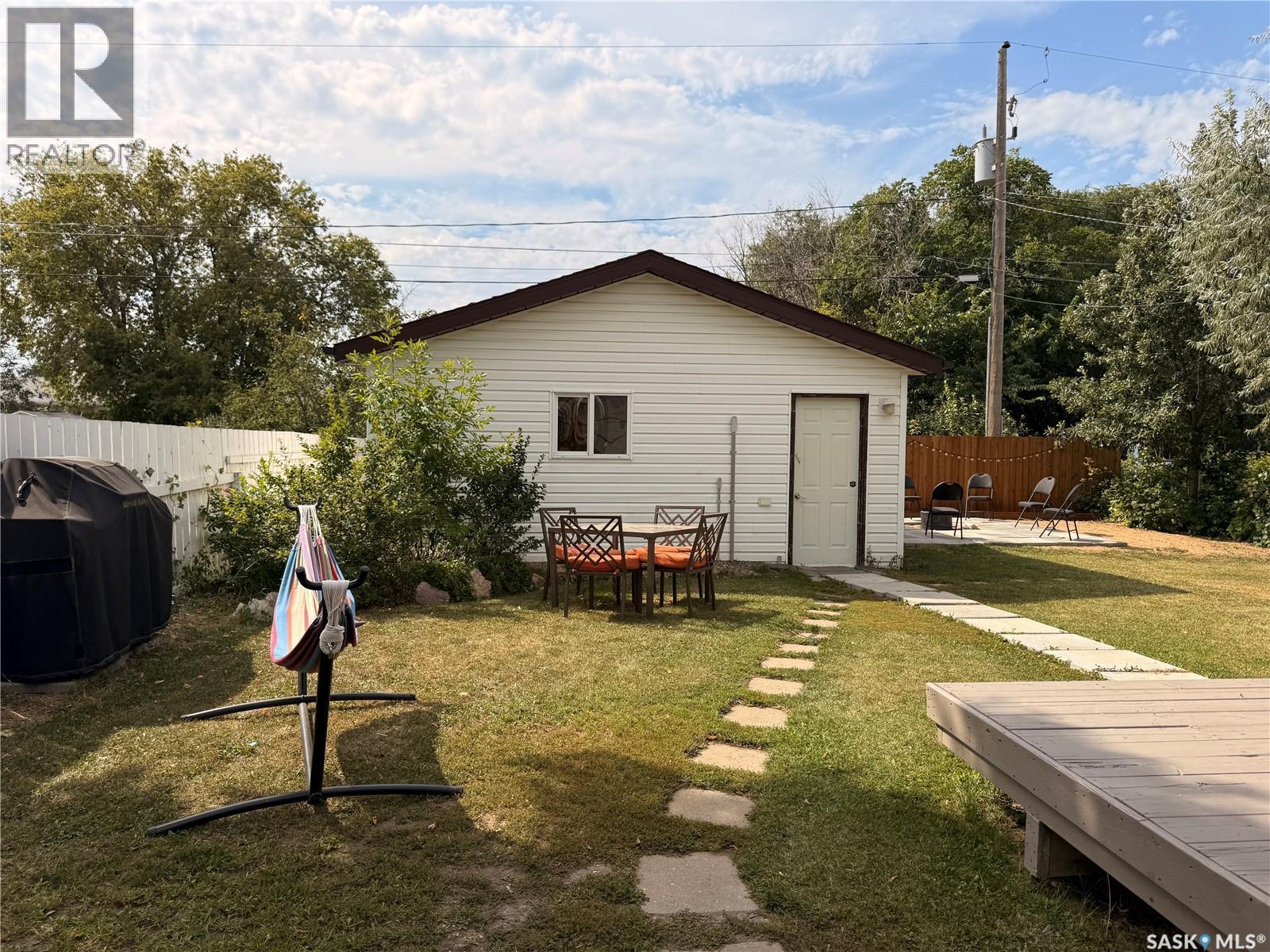 312 Ash Street, Outlook, SK - Outdoor
