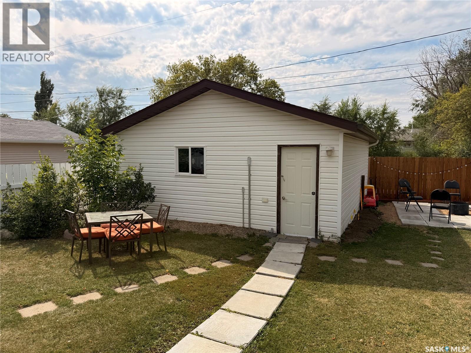 312 Ash Street, Outlook, SK - Outdoor