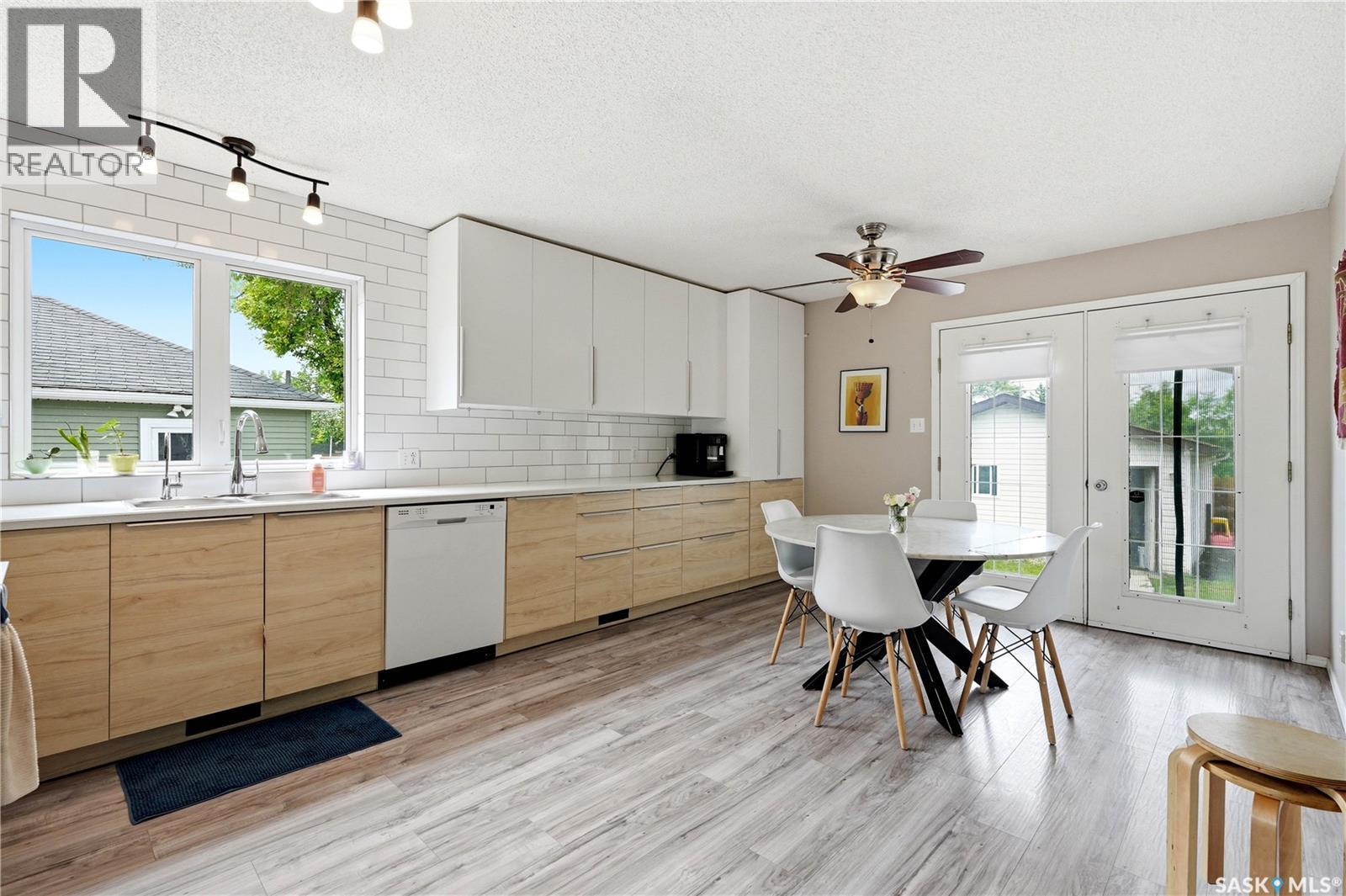 312 Ash Street, Outlook, SK - Indoor