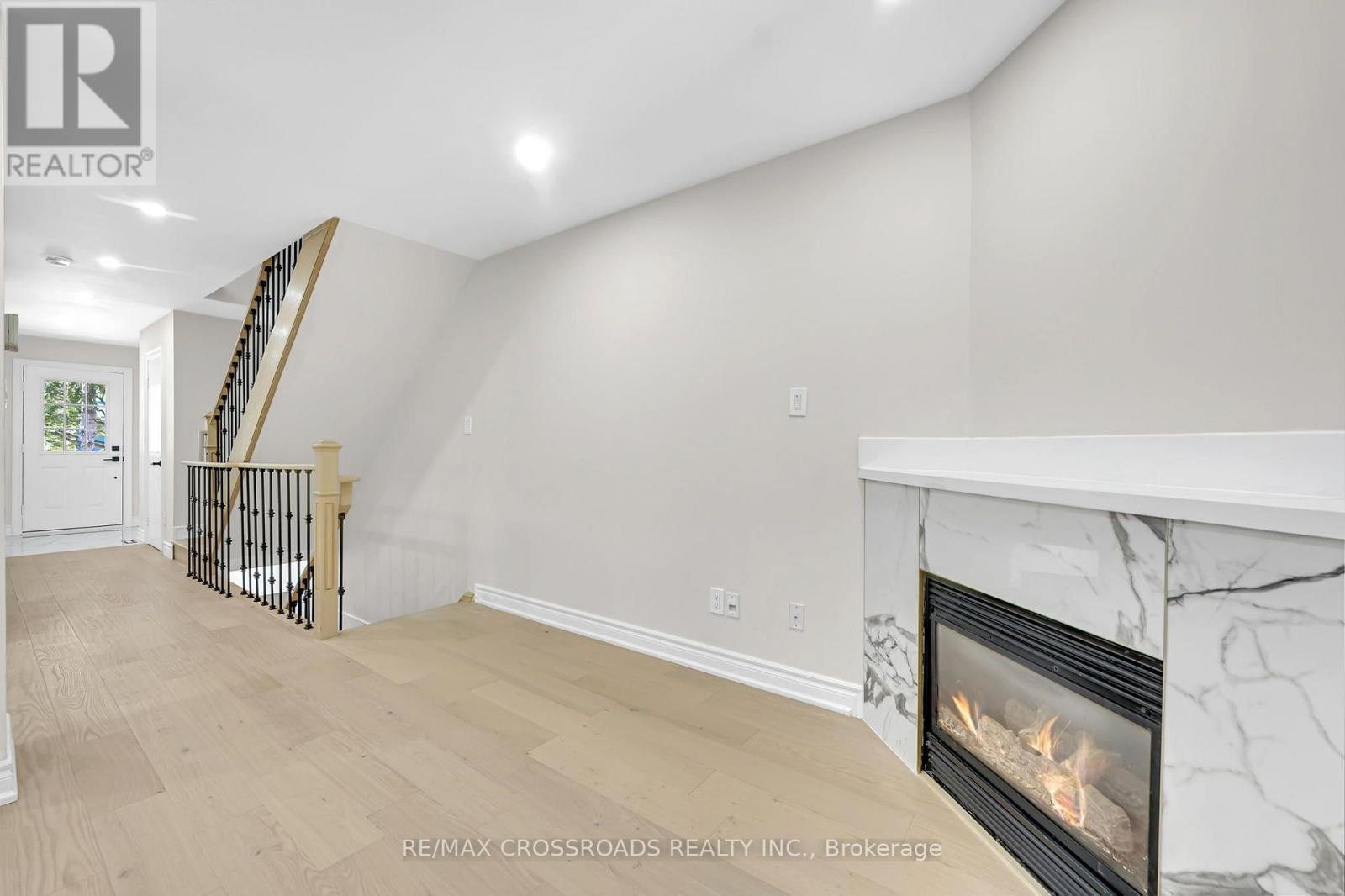 321 Sparrow Circle, Pickering, ON - Indoor With Fireplace