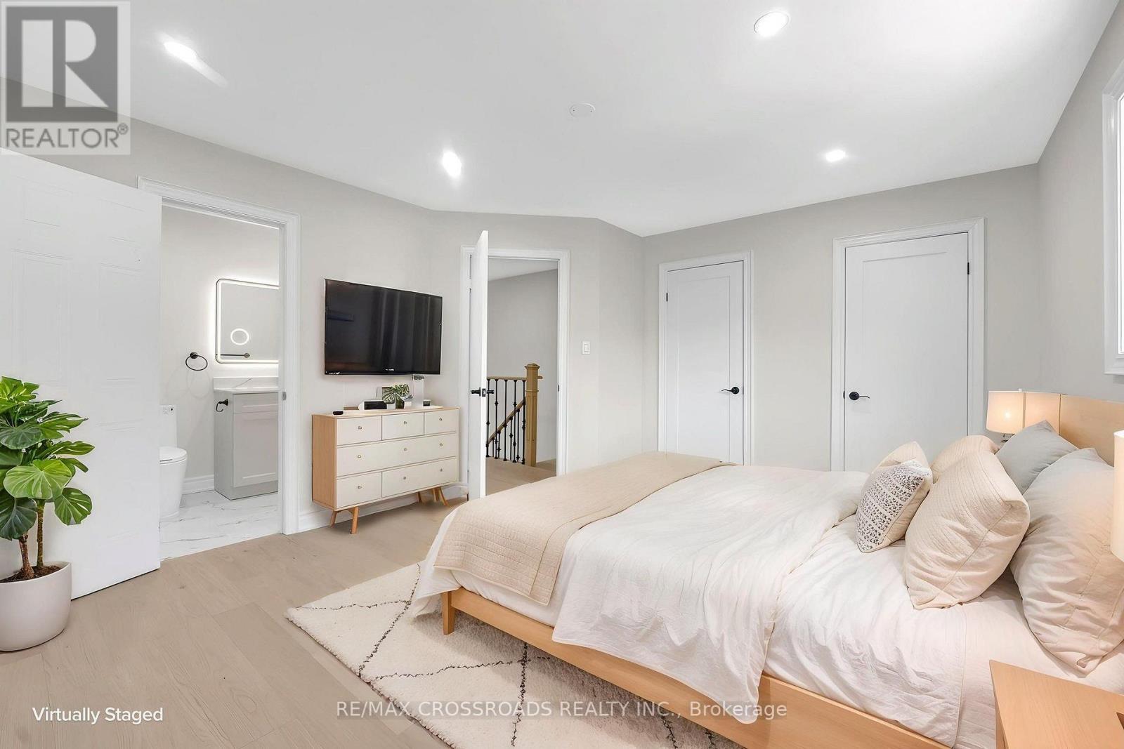 321 Sparrow Circle, Pickering, ON - Indoor Photo Showing Bedroom