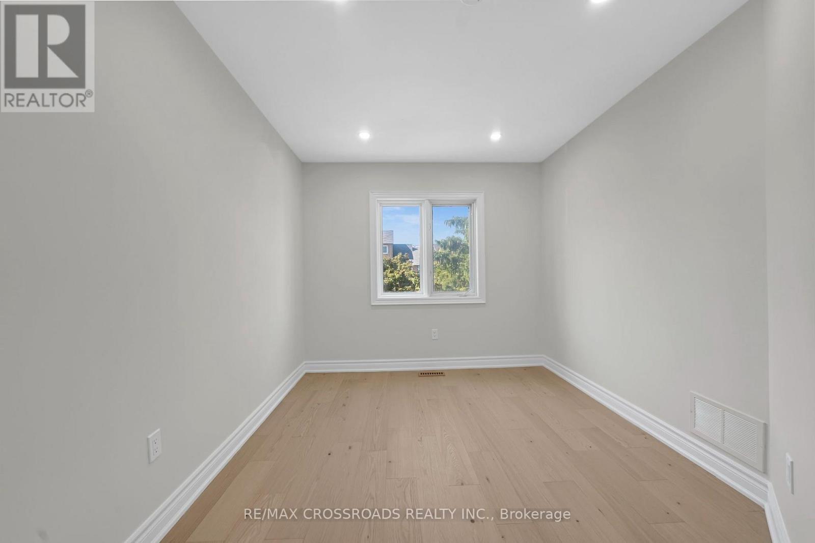 321 Sparrow Circle, Pickering, ON - Indoor Photo Showing Other Room