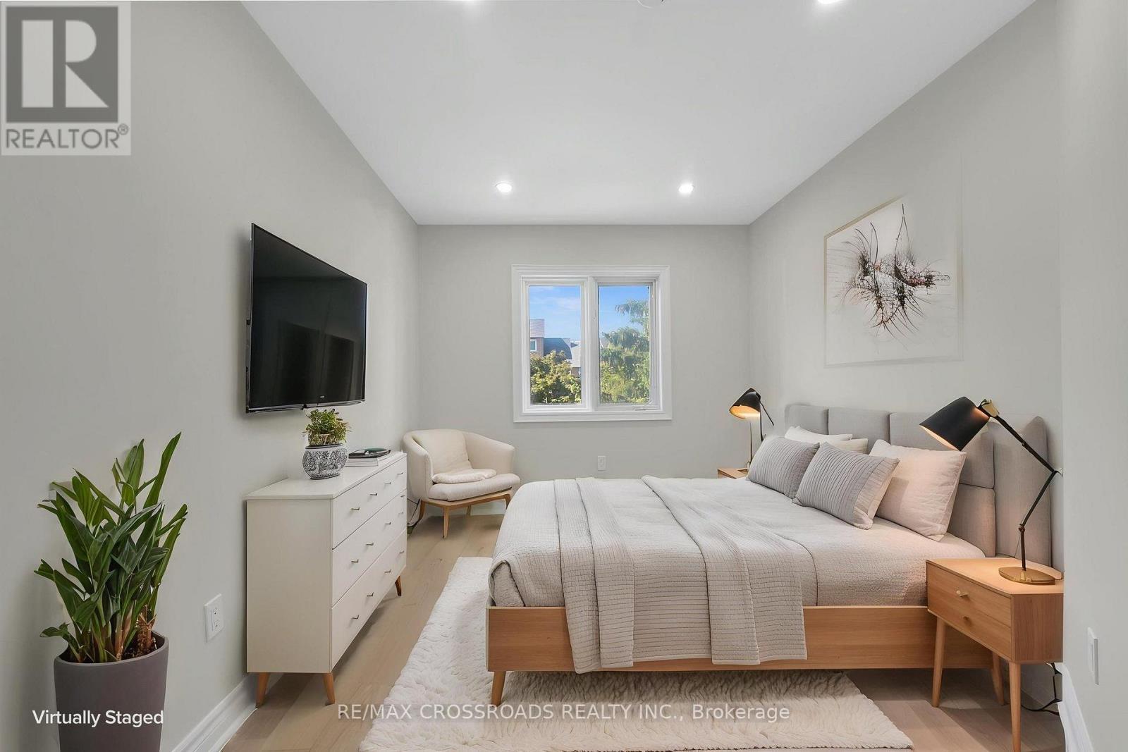 321 Sparrow Circle, Pickering, ON - Indoor Photo Showing Bedroom
