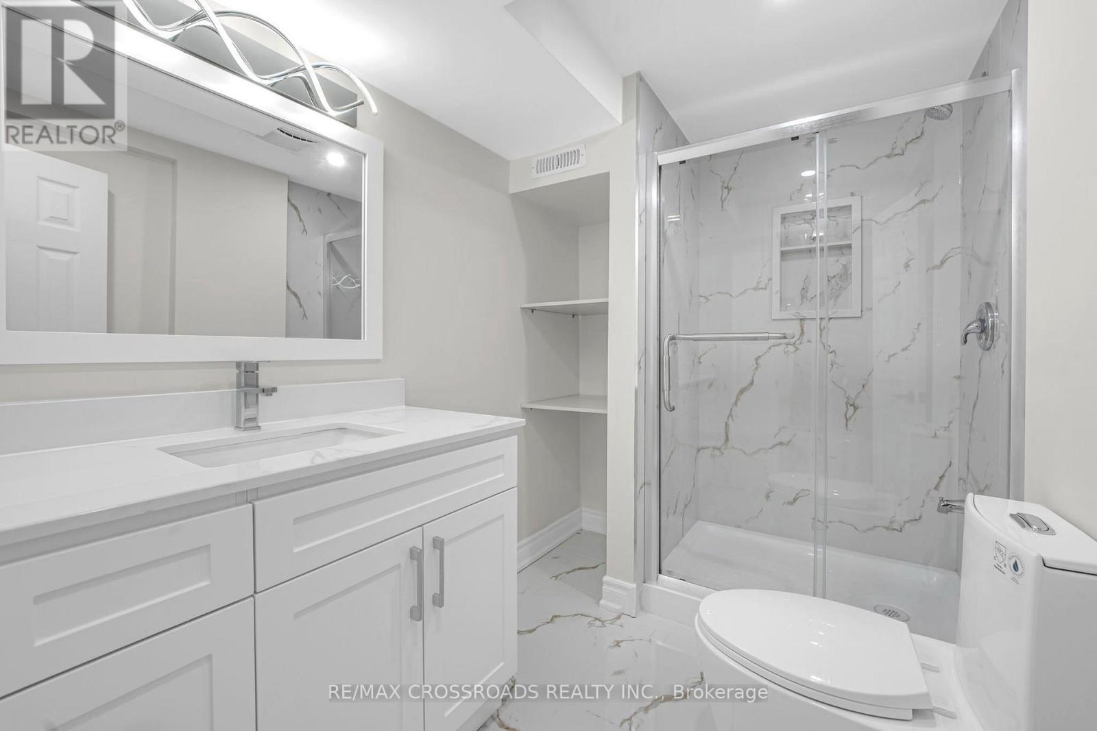 321 Sparrow Circle, Pickering, ON - Indoor Photo Showing Bathroom