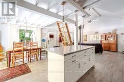 Kitchen and dining area - 