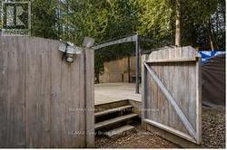 Entrance to deck off driveway - 