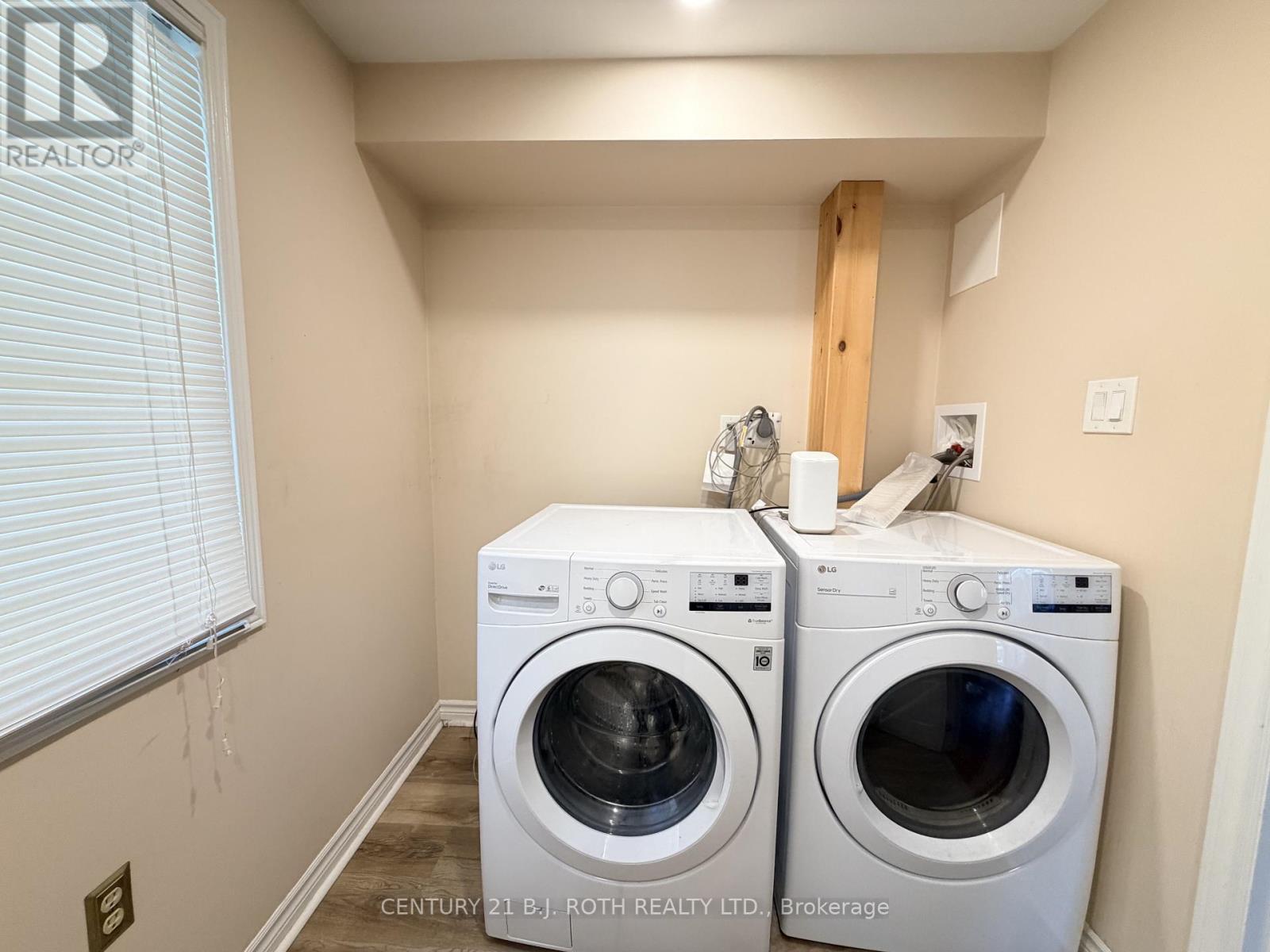 Private laundry - Upper - 29 Irwin Drive, Barrie, ON
