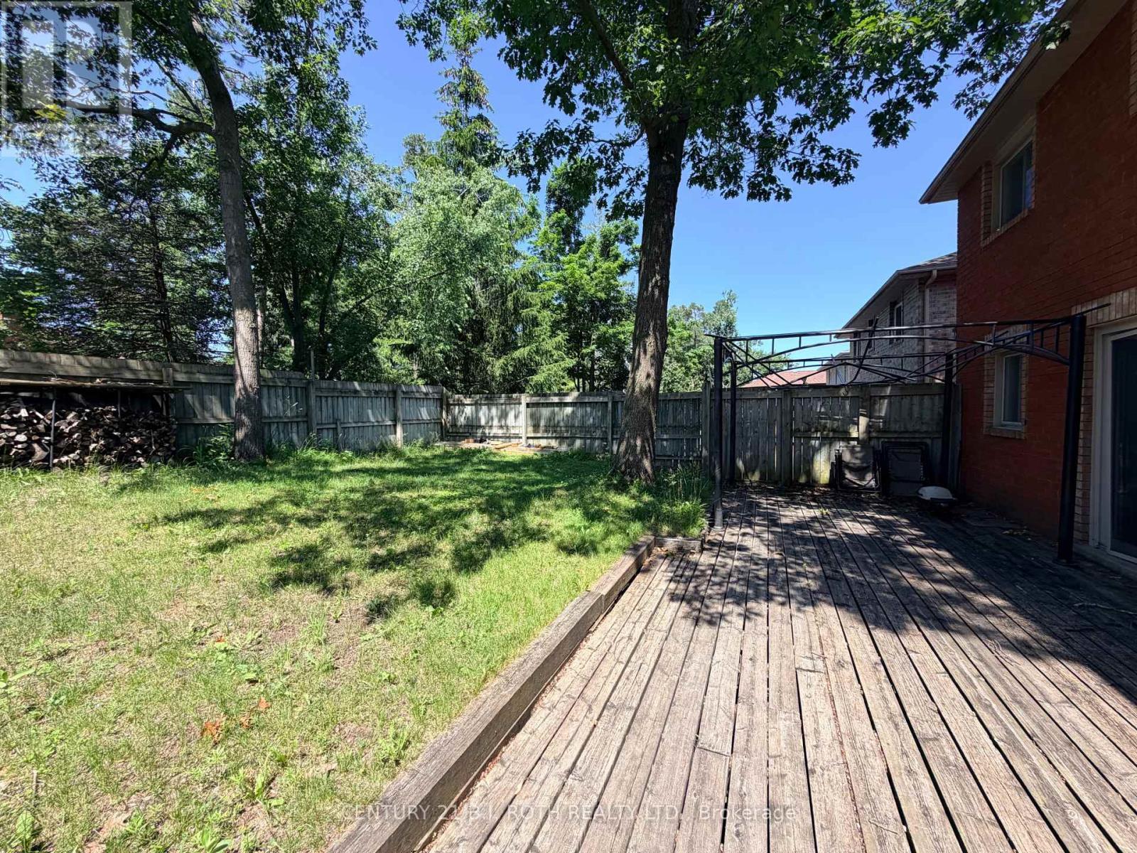 Patio great for entertaining! - Upper - 29 Irwin Drive, Barrie, ON