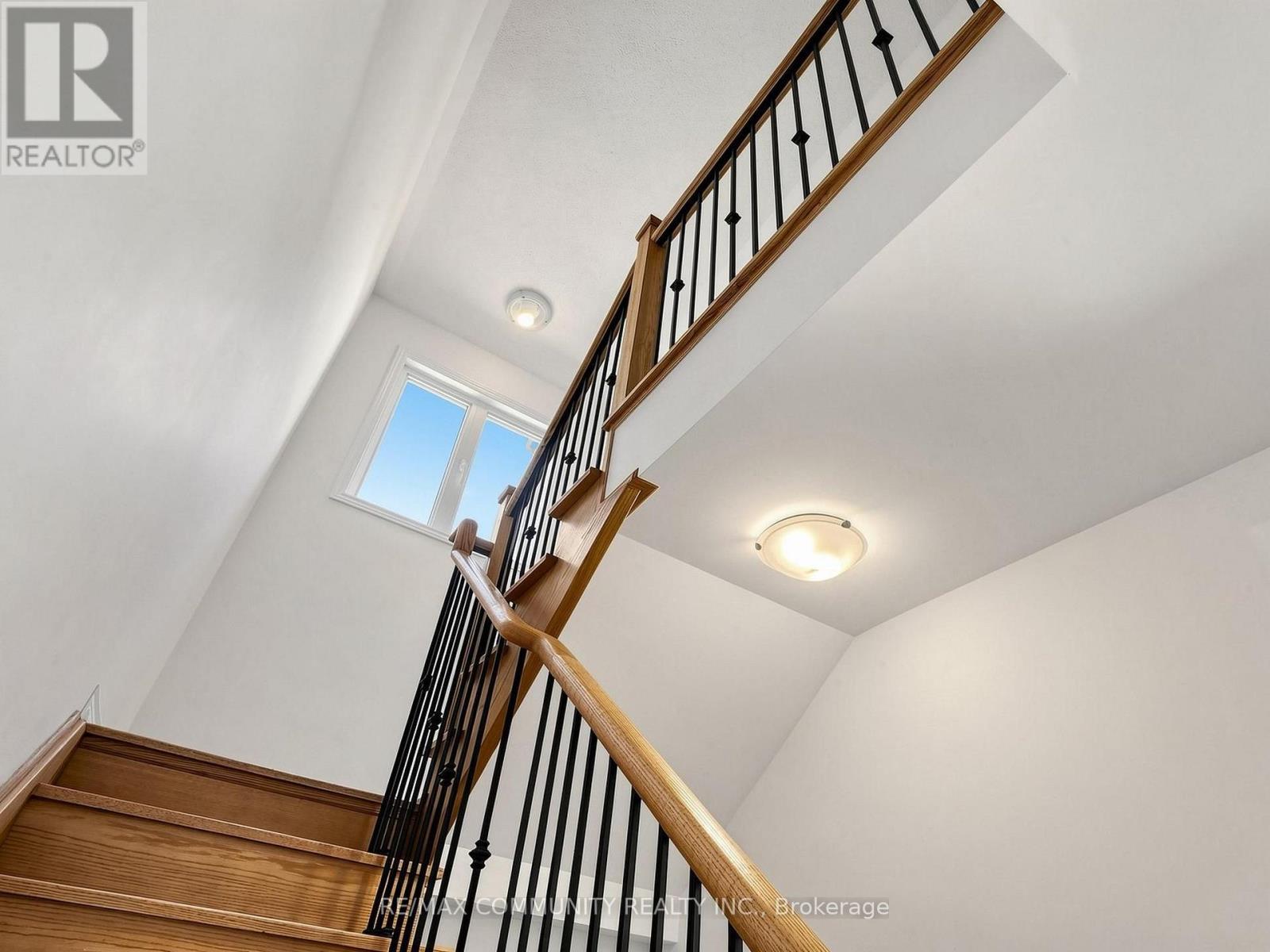 98 Golden Meadows Drive, Otonabee-South Monaghan, ON - Indoor Photo Showing Other Room