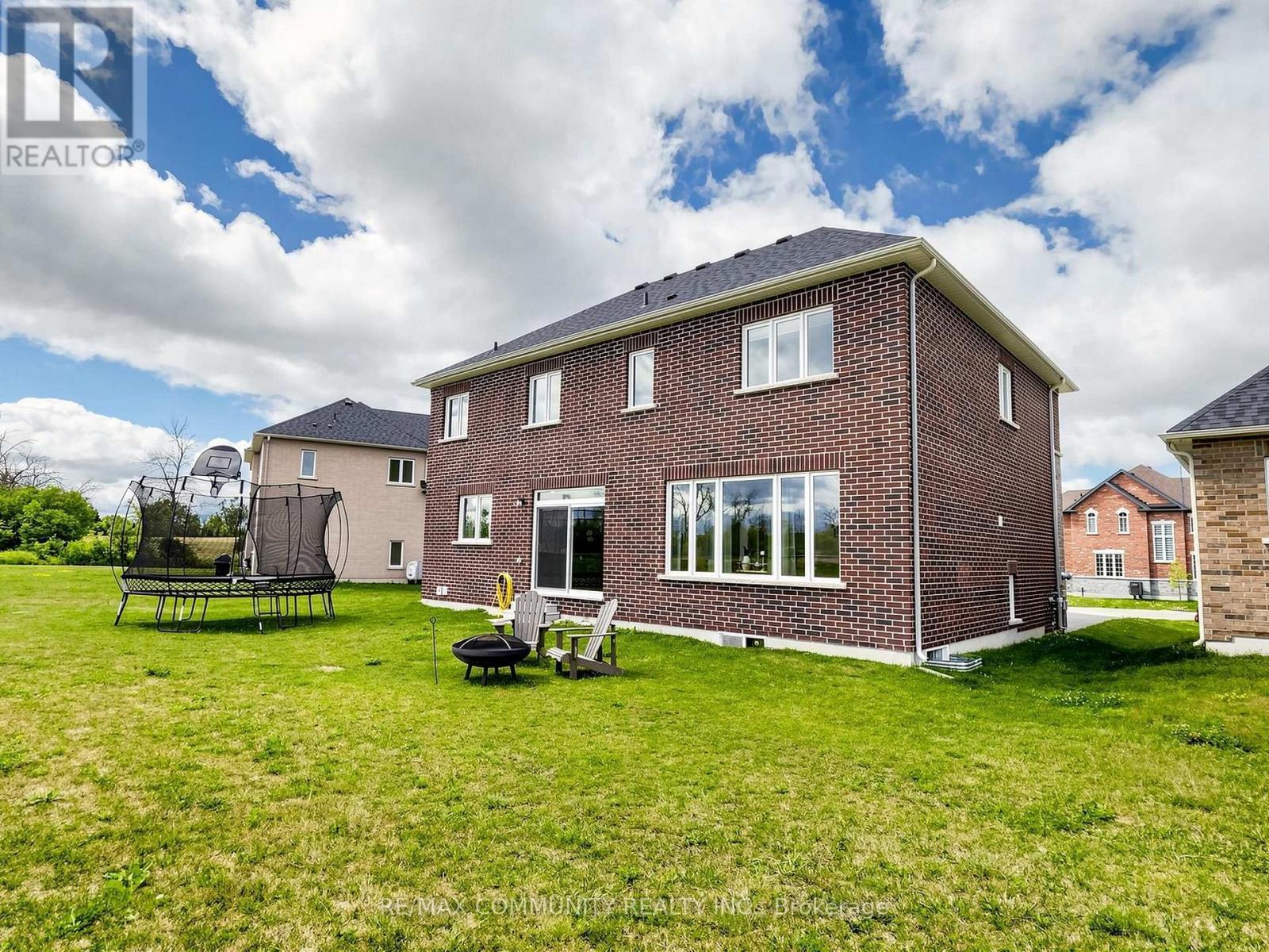 98 Golden Meadows Drive, Otonabee-South Monaghan, ON - Outdoor