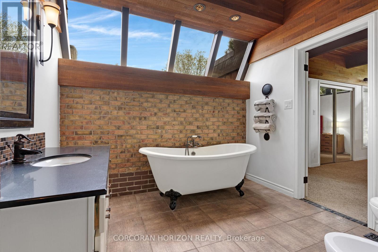 565 Fountain Street S, Cambridge, ON - Indoor Photo Showing Bathroom