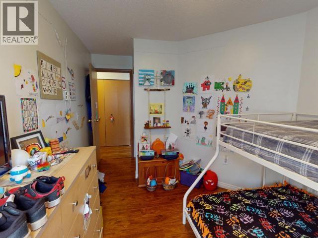 307-5700 Willow Ave, Powell River, BC - Indoor Photo Showing Bedroom
