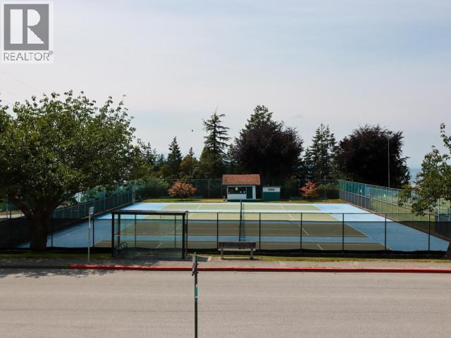 307-5700 Willow Ave, Powell River, BC - Outdoor