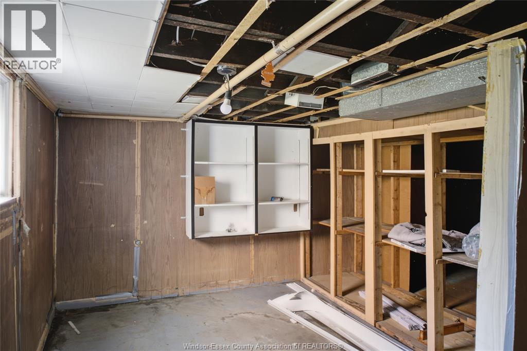 977 Gladstone, Windsor, ON - Indoor Photo Showing Basement