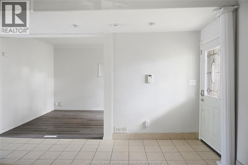 977 Gladstone, Windsor, ON - Indoor Photo Showing Other Room