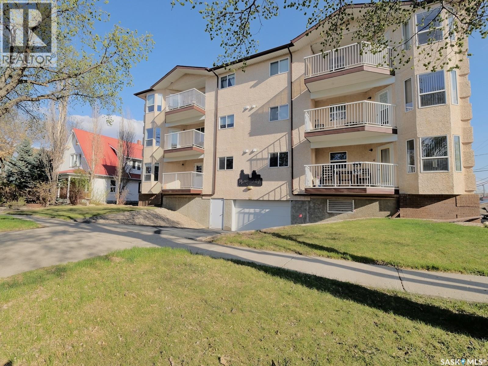 101 114 Third Avenue E, Rosetown, SK - Outdoor