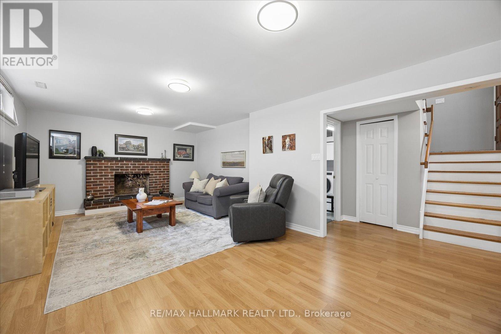 73 Fulbert Crescent, Toronto, ON - Indoor Photo Showing Living Room