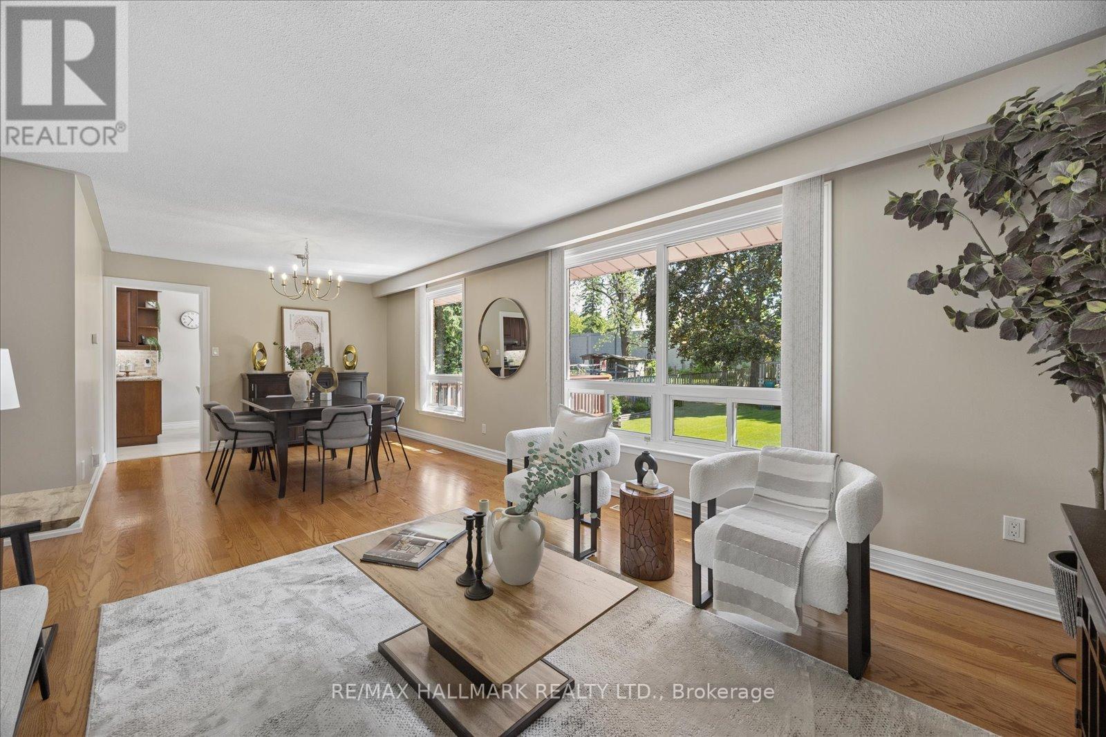 73 Fulbert Crescent, Toronto, ON - Indoor Photo Showing Living Room