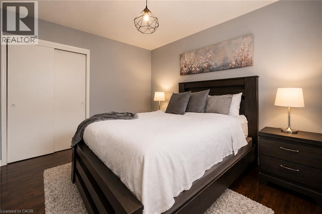 33 Fairlawn Road, Kitchener, ON - Indoor Photo Showing Bedroom