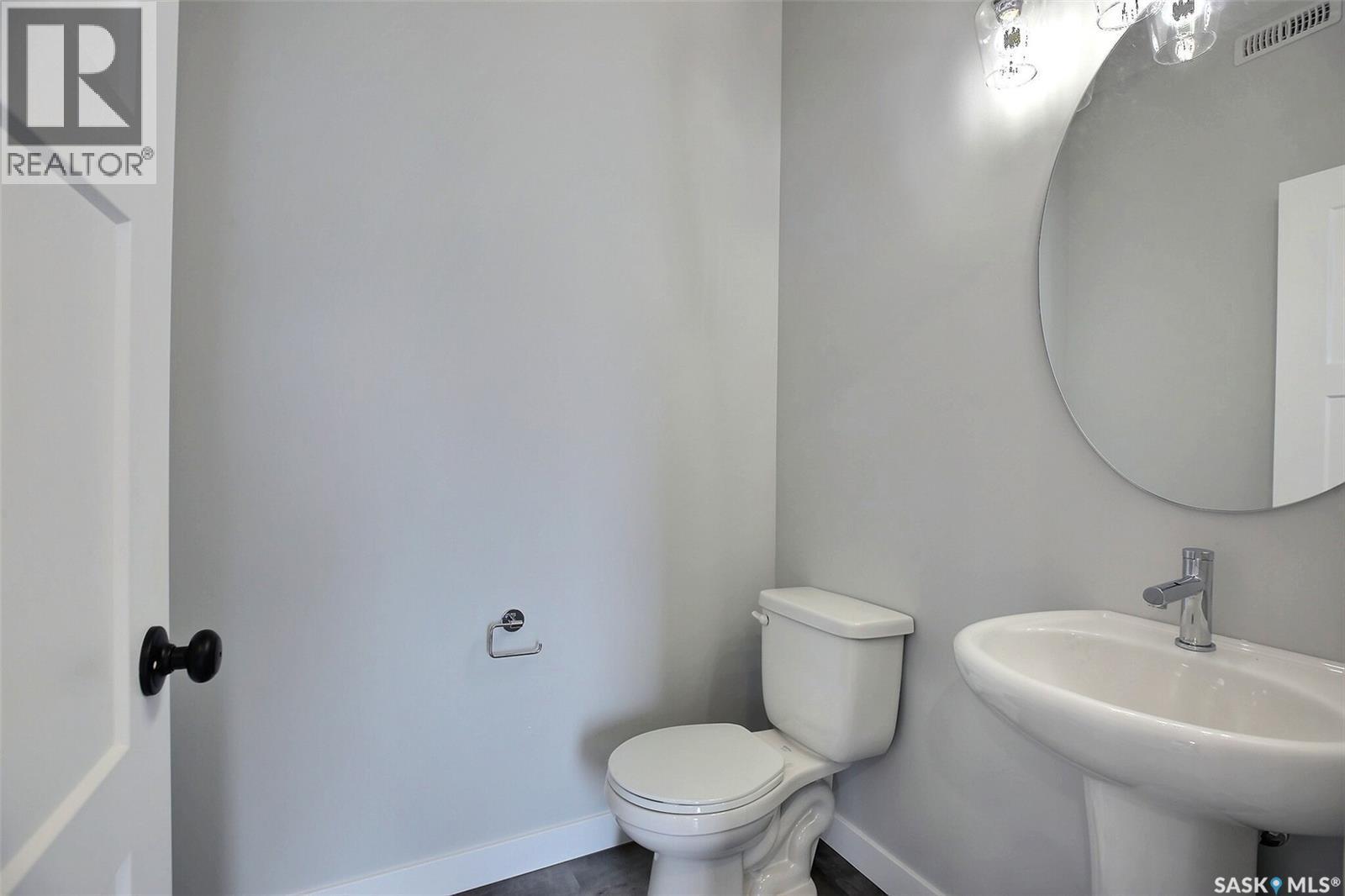 2956 Green Turtle Road, Regina, SK - Indoor Photo Showing Bathroom