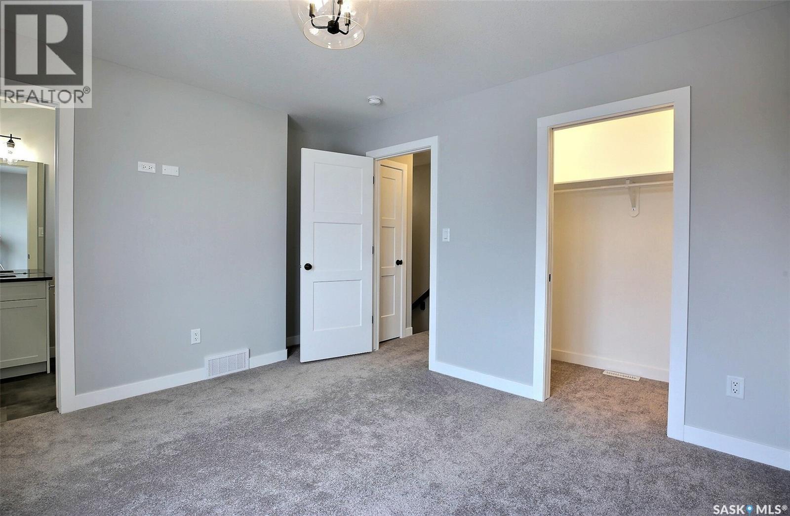 2956 Green Turtle Road, Regina, SK - Indoor
