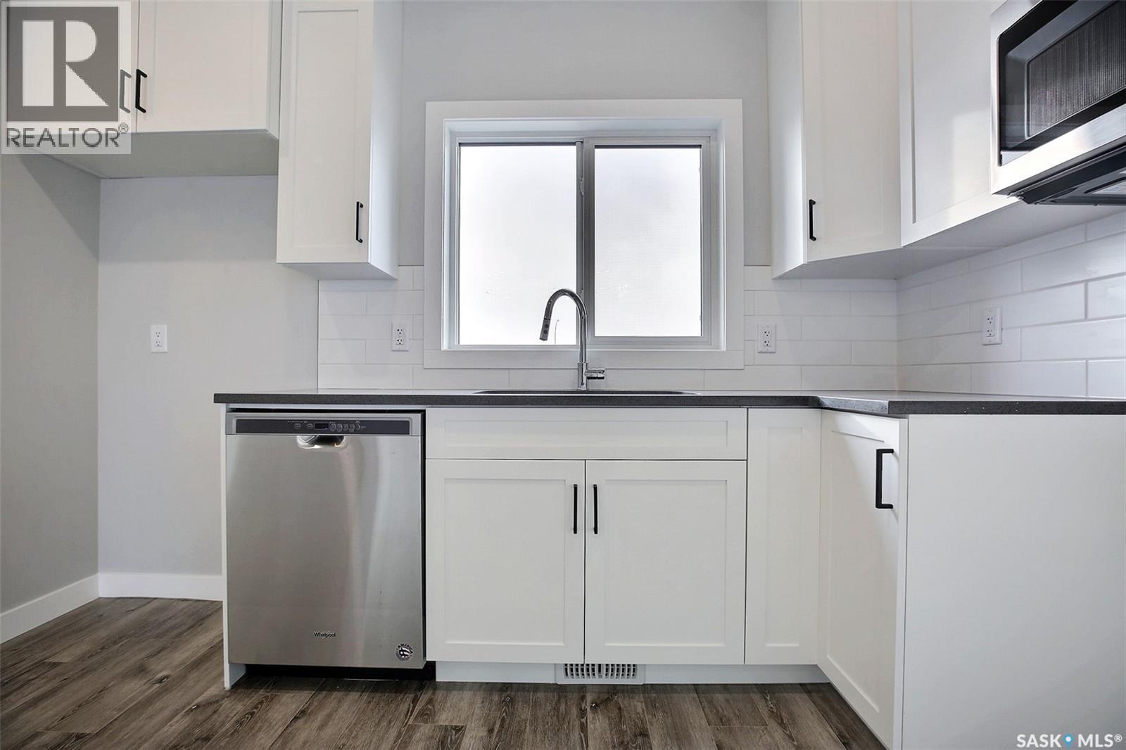2956 Green Turtle Road, Regina, SK - Indoor Photo Showing Kitchen