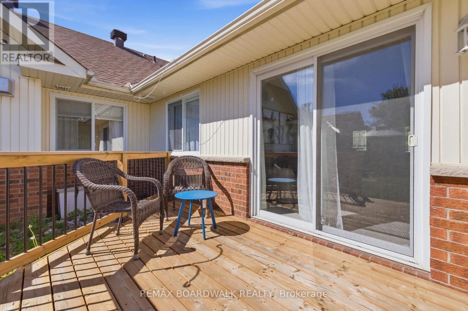 206 Oak Leaf Private, Ottawa, ON - Outdoor With Exterior