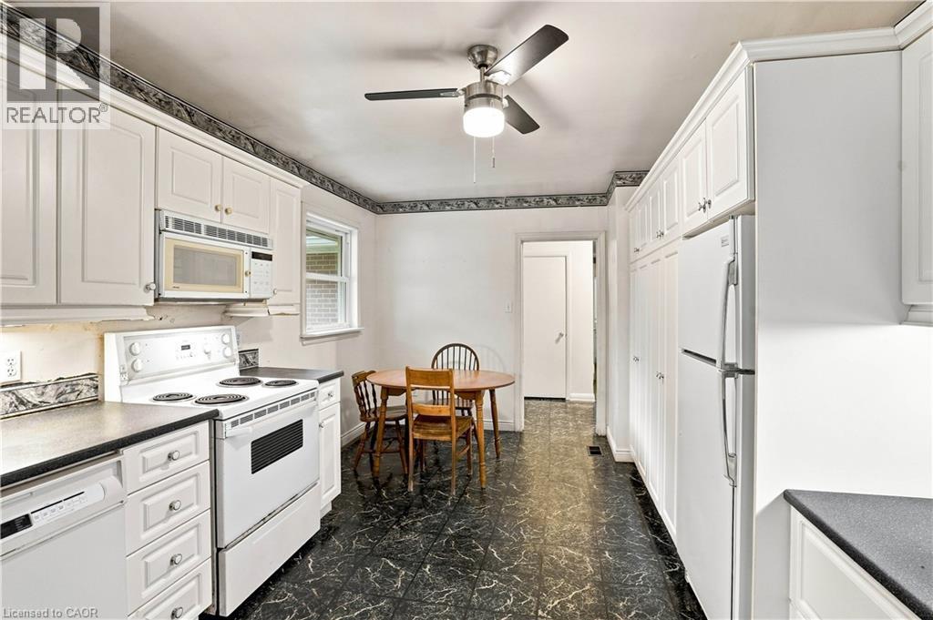 5 Hatfield Place, Hamilton, ON - Indoor Photo Showing Kitchen
