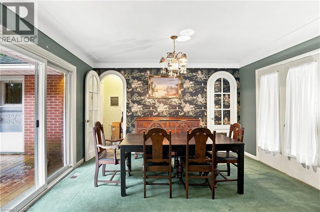 5 Hatfield Place, Hamilton, ON - Indoor Photo Showing Dining Room