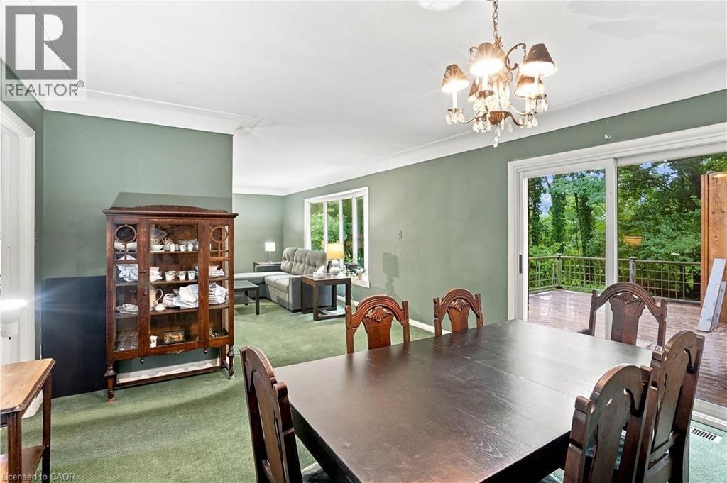 5 Hatfield Place, Hamilton, ON - Indoor Photo Showing Dining Room