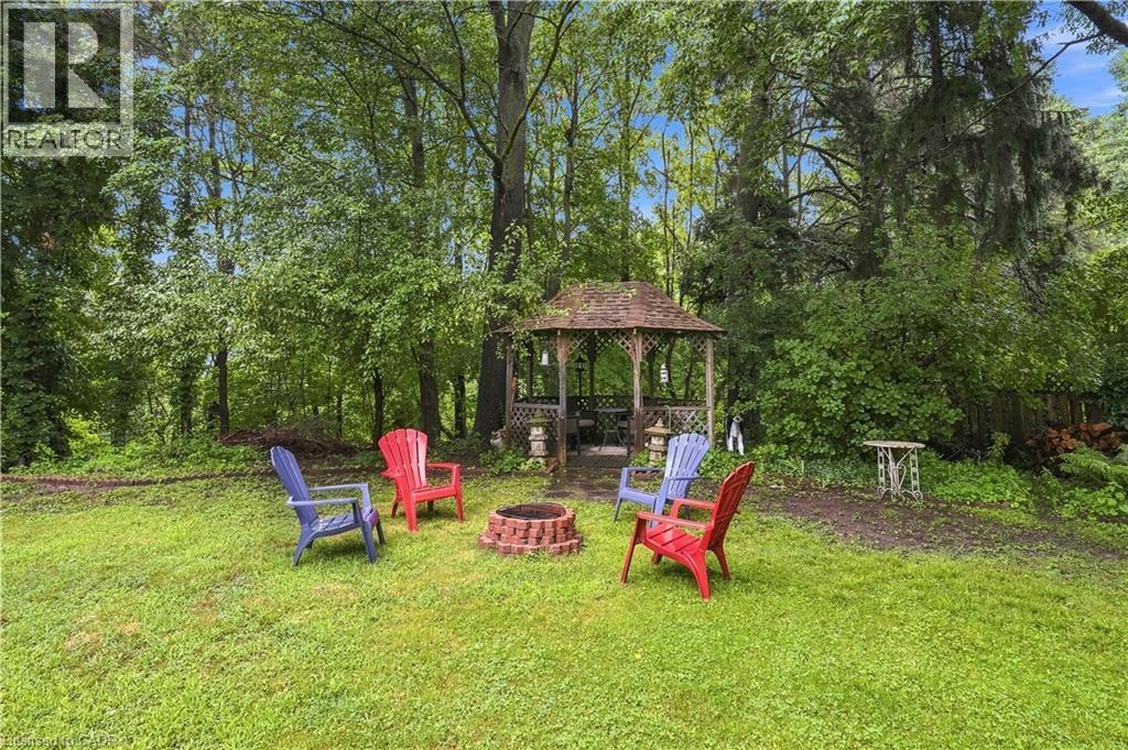 5 Hatfield Place, Hamilton, ON - Outdoor With Backyard